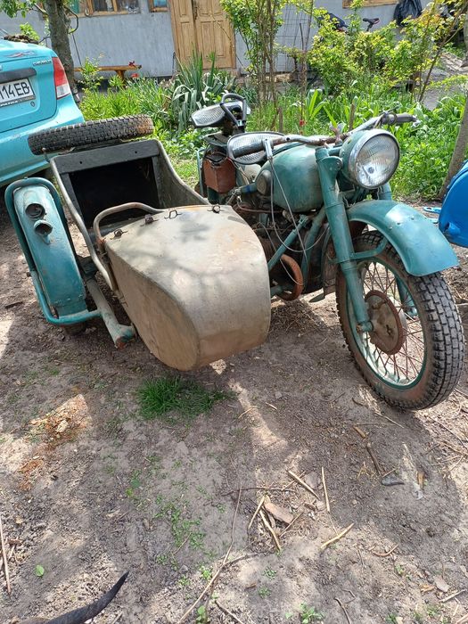 М72, 1955 р. оригінал на ходу із коляскою поч. 1950-х рр.