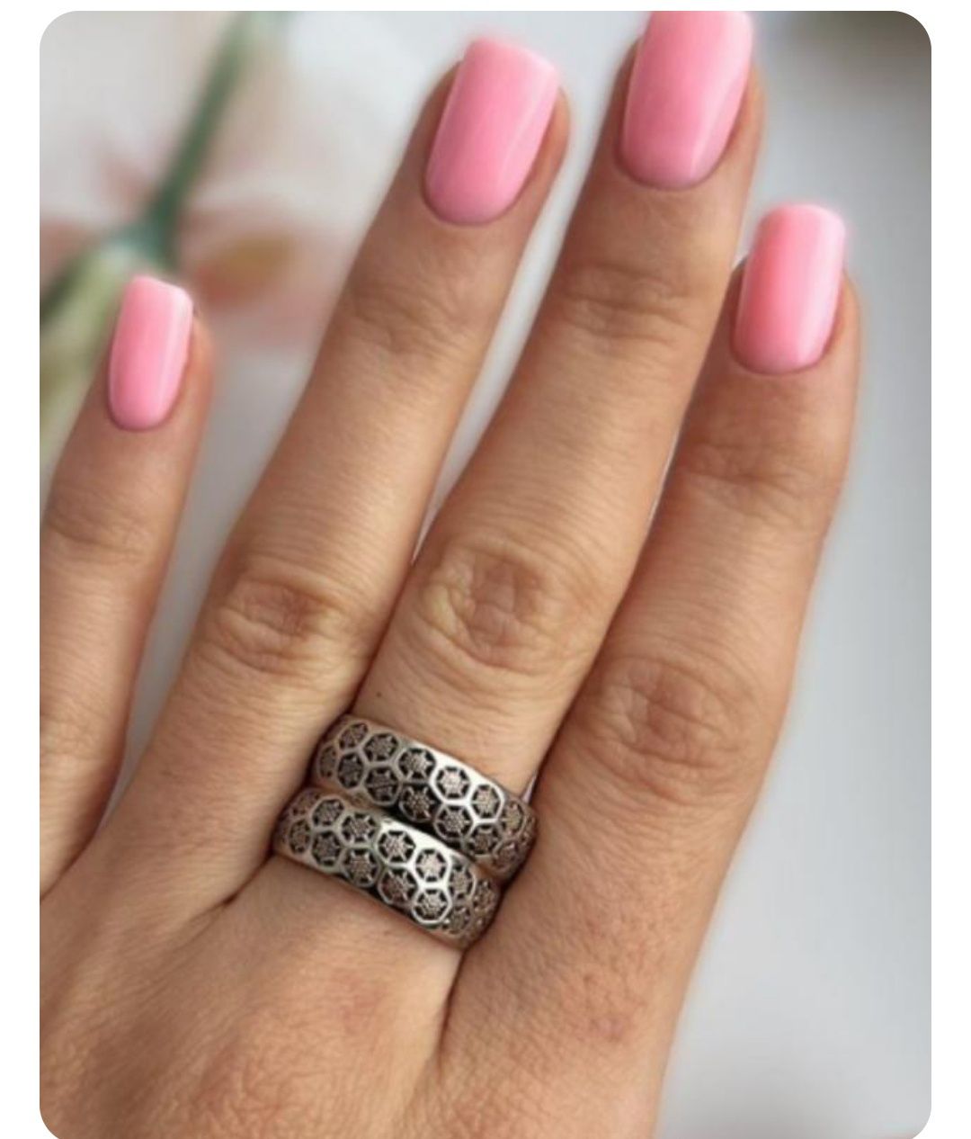 Красиве широке срібне кольцо