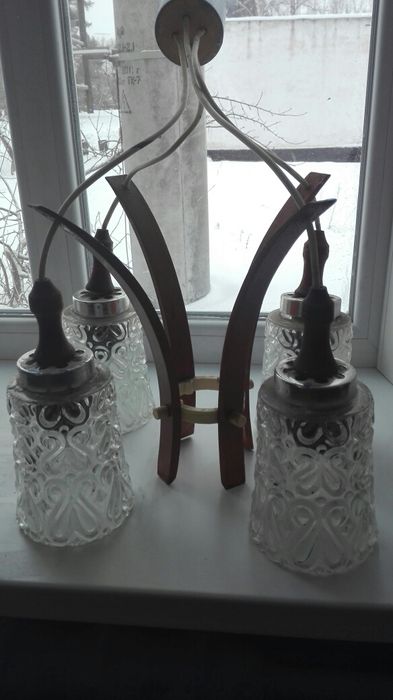 Продам люстру в гарном состояній