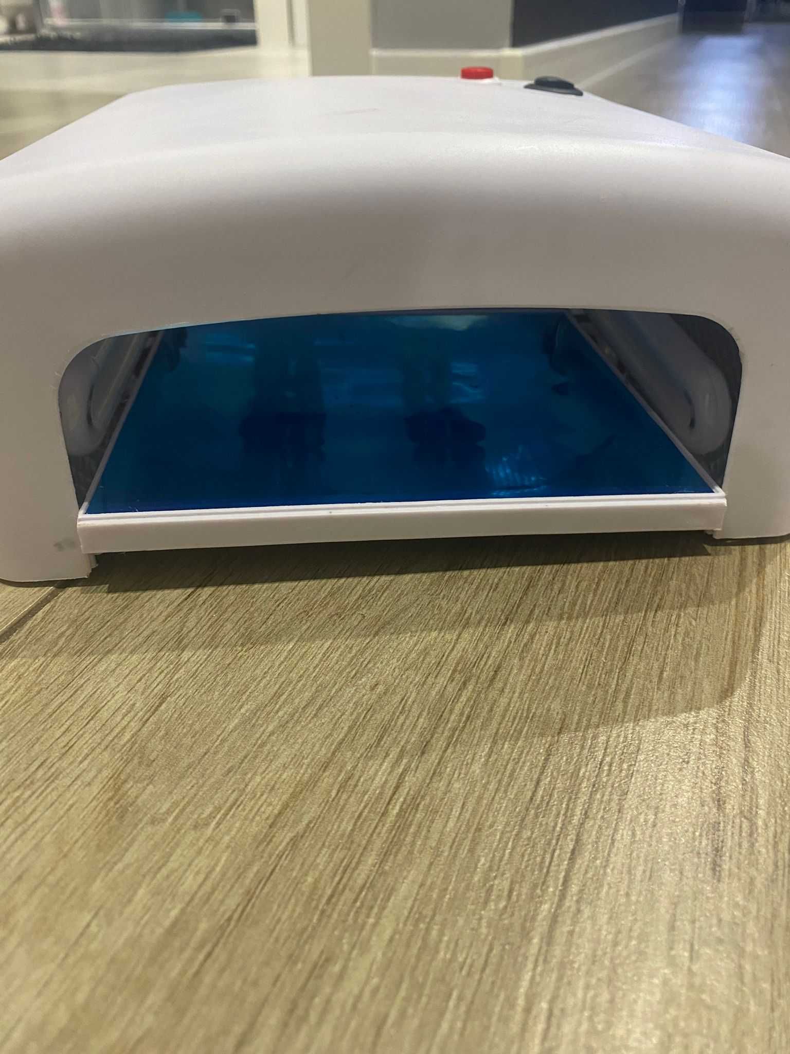 Lampa do manicure hybrydowego i żelowego