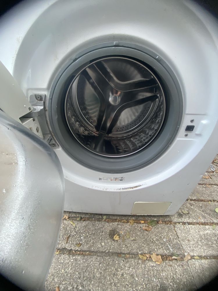 Maquina de lavar roupa marca samsung de 9 kg 140euros a funcionar bem