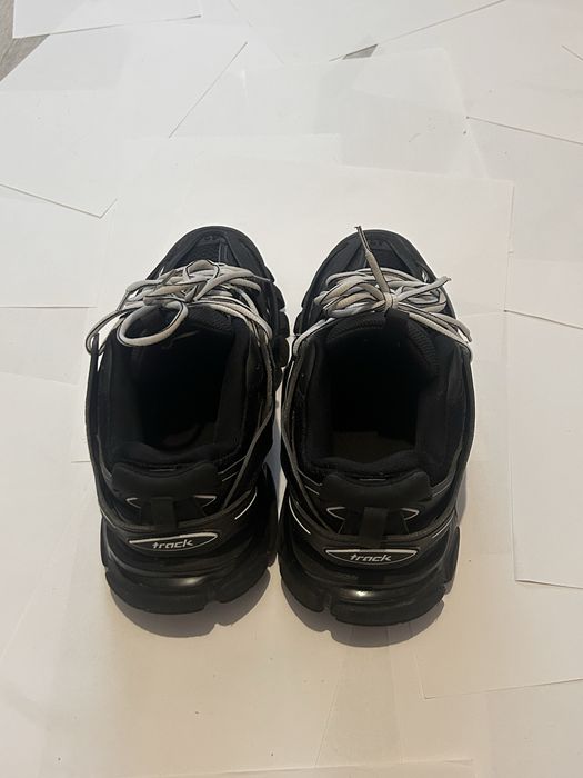 Balenciaga track 1