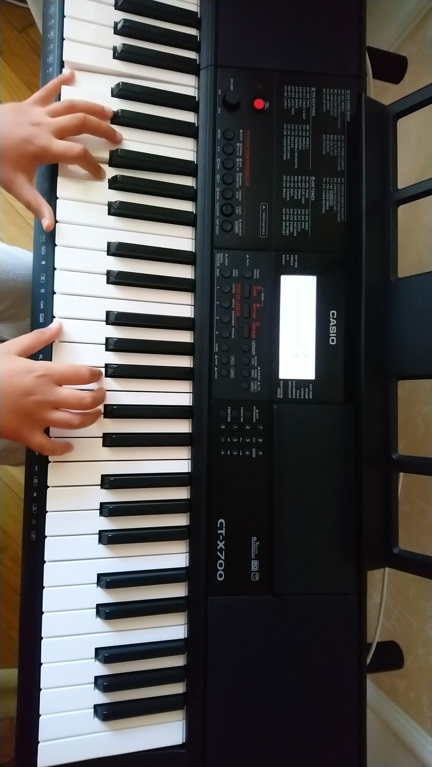 Синтезатор CASIO CT-X700
