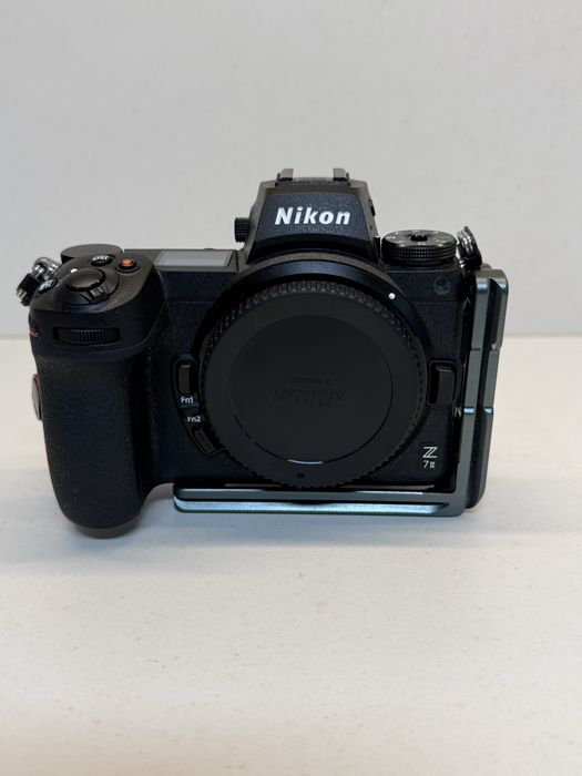 Nikon z 7II com L-Bracket (3 legged thing)