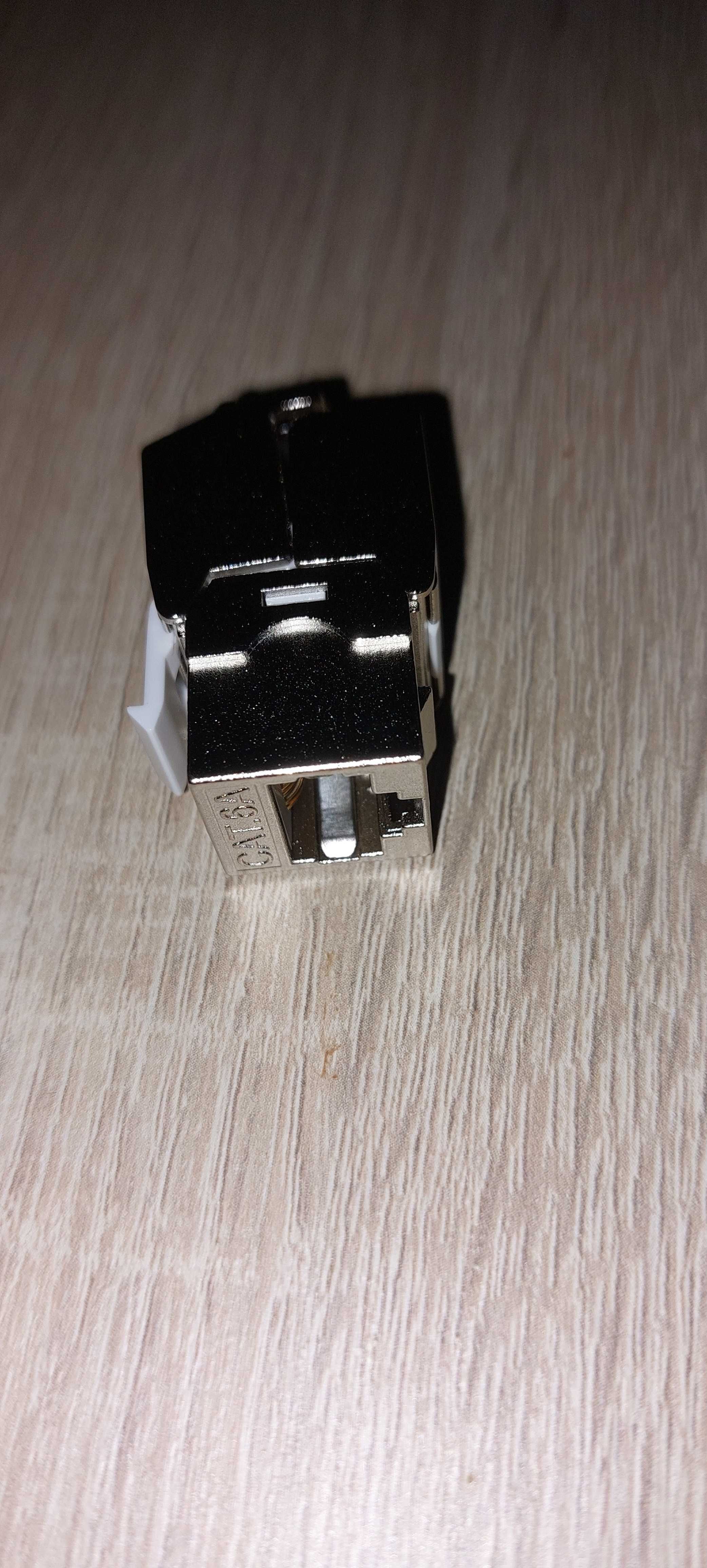 gniazdo wysokoprędkościowe internetowe CAT6A RJ45