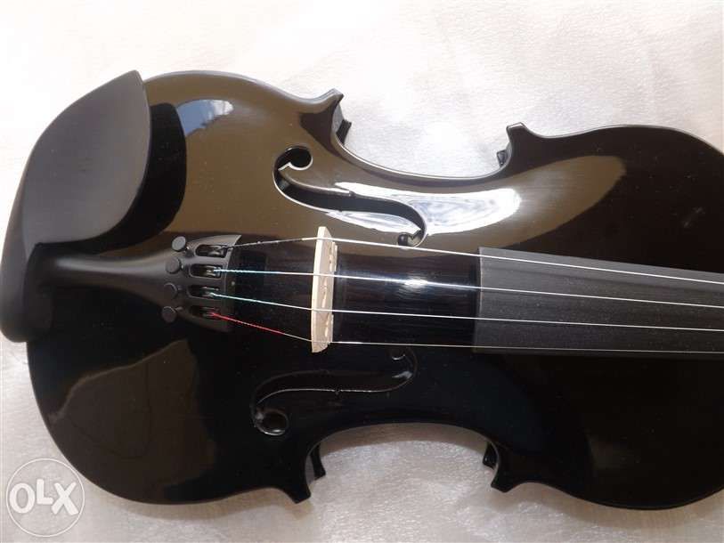 Violino preto, ou azul ou branco de madeira de marca MSA ou kiby