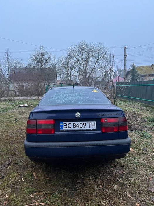 Wolksvagen Passat B4 1,8 моно інжектор