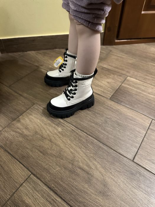 Чобітки , взуття, капчики , черевички зимові