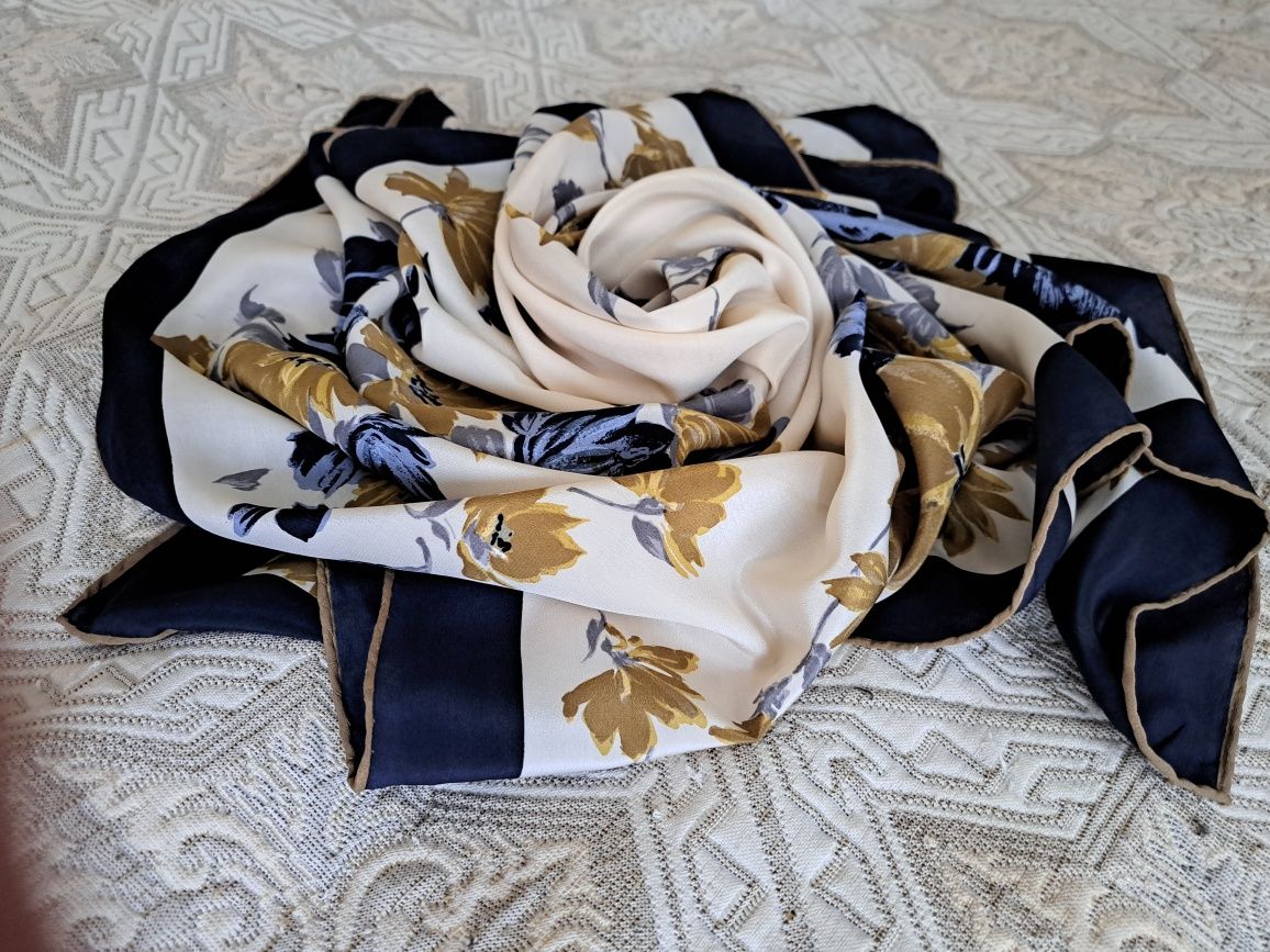 ,Ретро платок з синіми квітами 100% silk