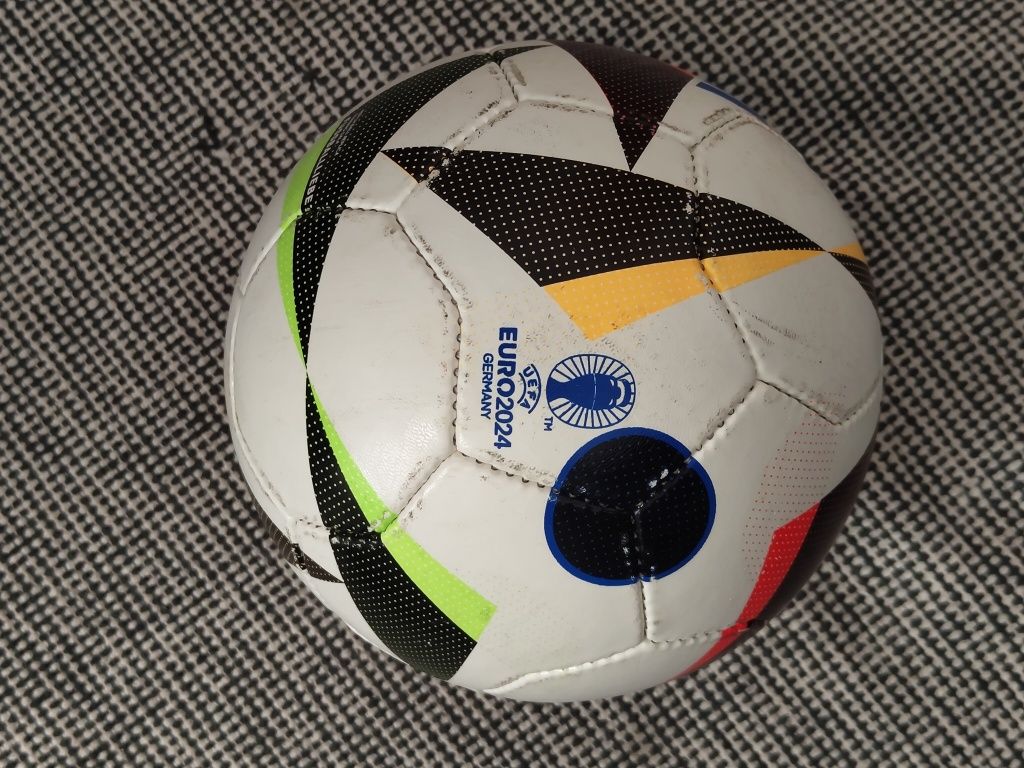 Bola de futsal adidas