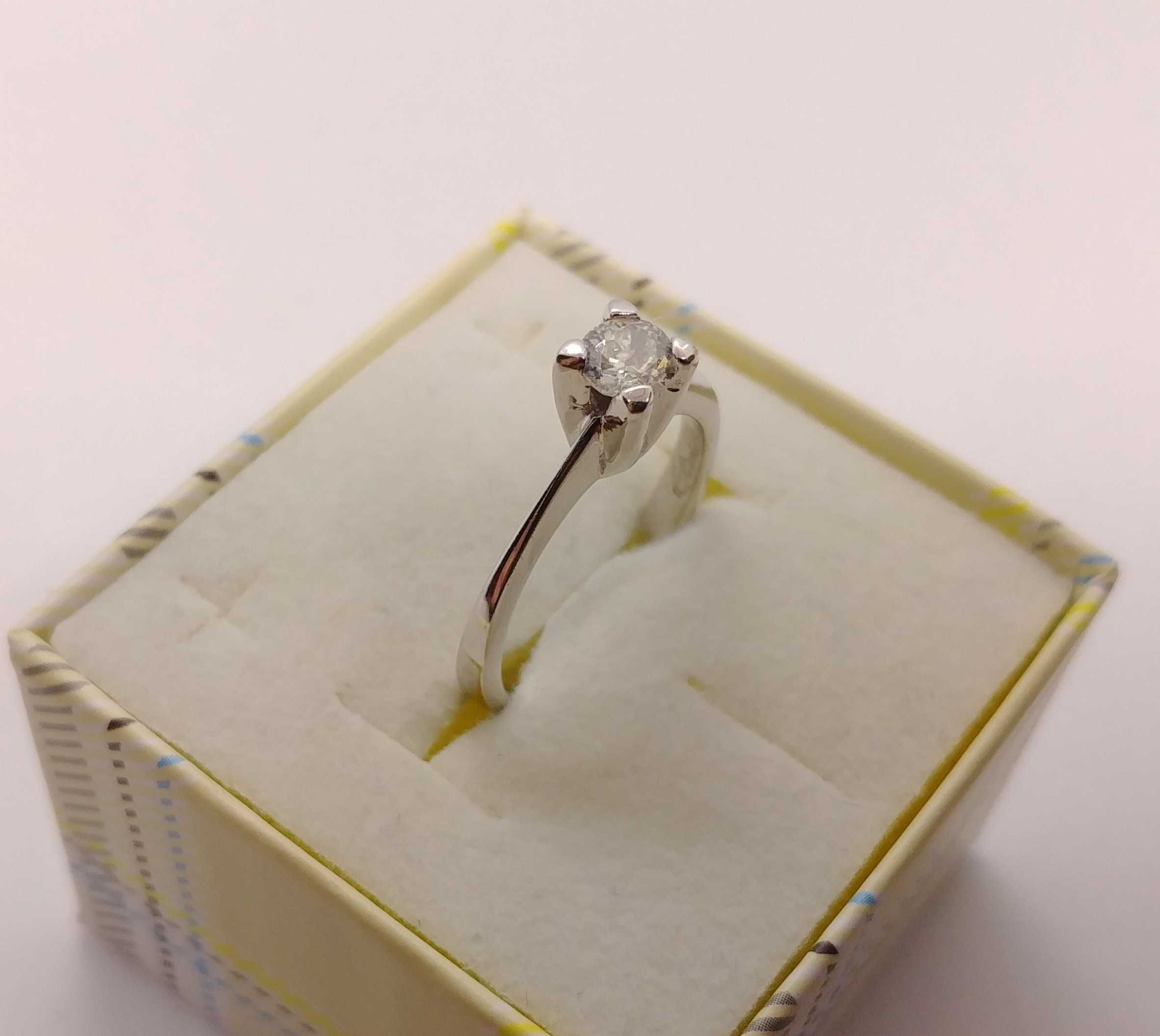 Złoty pierścionek z pięknym brylantem 0.30ct 3,73g r.14 p.750 / LID
