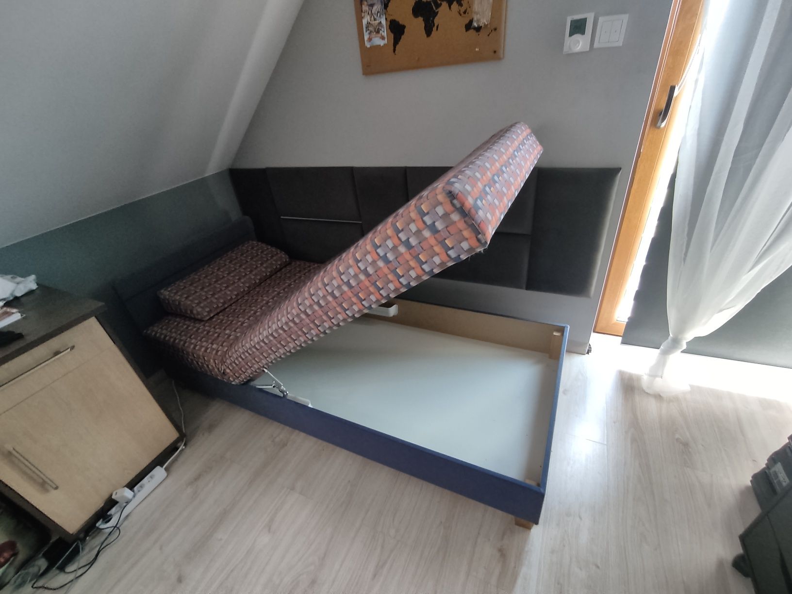 Tapczan 190x90 Młodzieżowy z pojemną skrzynią na pościel