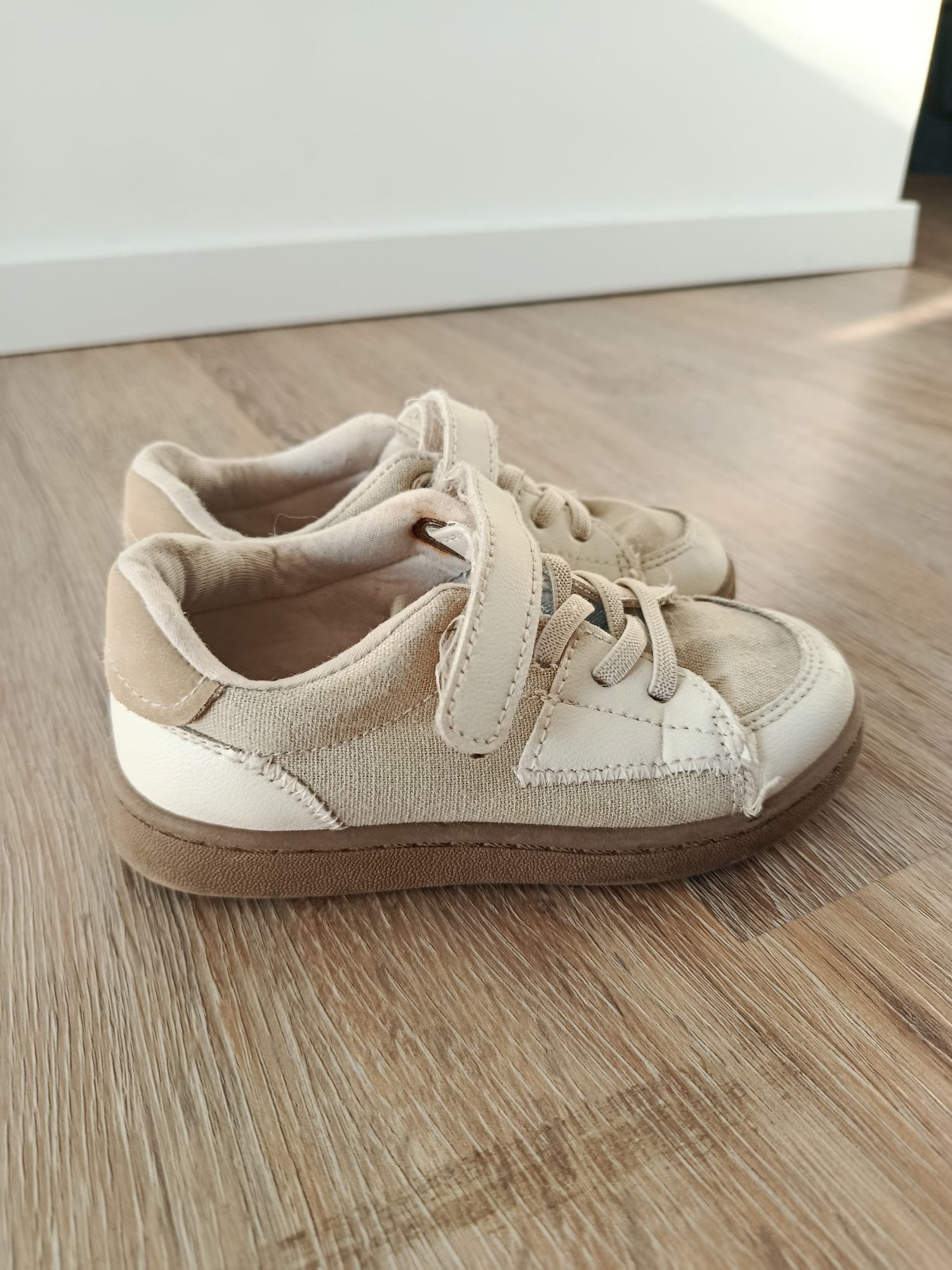 Buty Reserved rozmiar 27