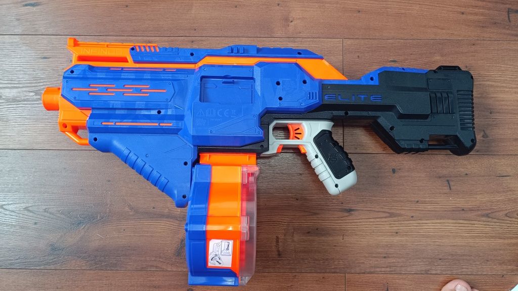 Pistolet nerf N-strike Infinus