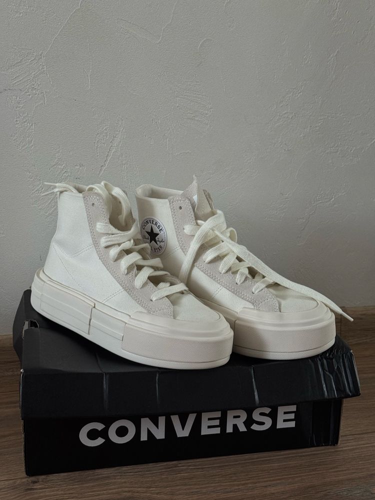 Молочні converse