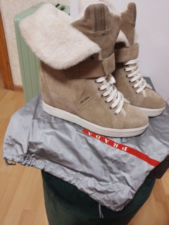 Ботинки, сникерсы Prada