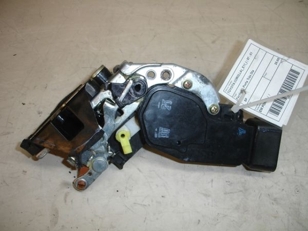 Fechadura / fecho porta trás direito TOYOTA Corolla Sedan (_E11_)