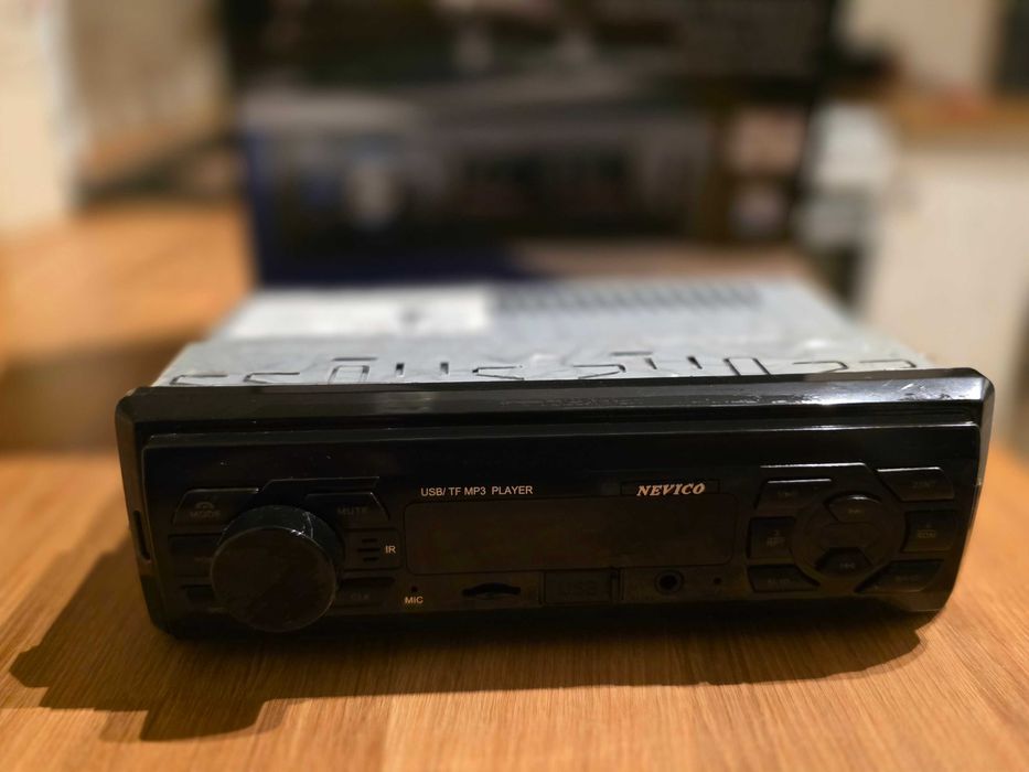 Radio Samochodowe model 506 4x25W czerwone podświetlenie