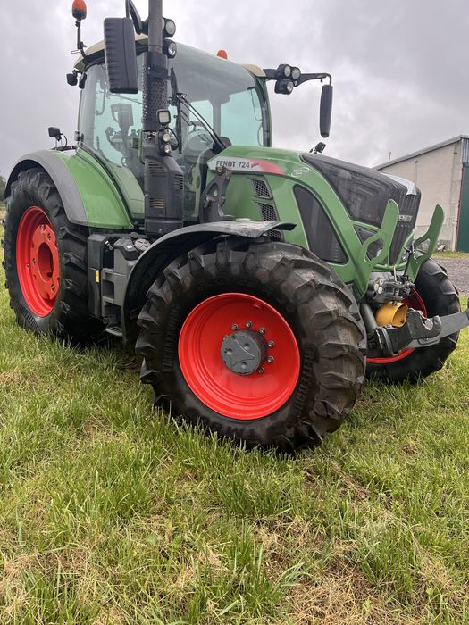 Ciagnik rolniczy Fendt 724 Vario