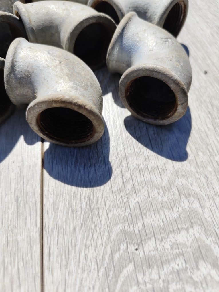 Kolano 1'' , mufa 3/4'', trójnik 1/2'', mufa 11/4'', redukcja