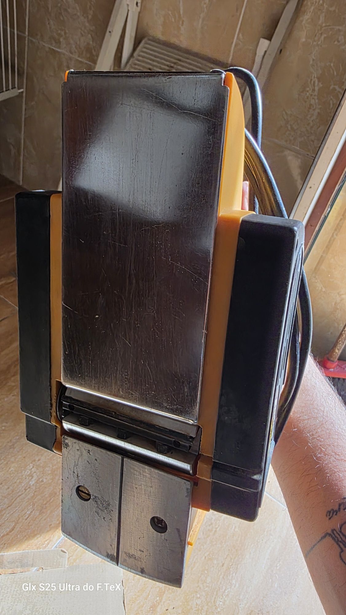 Plaina eletrica beh 600w bom estado