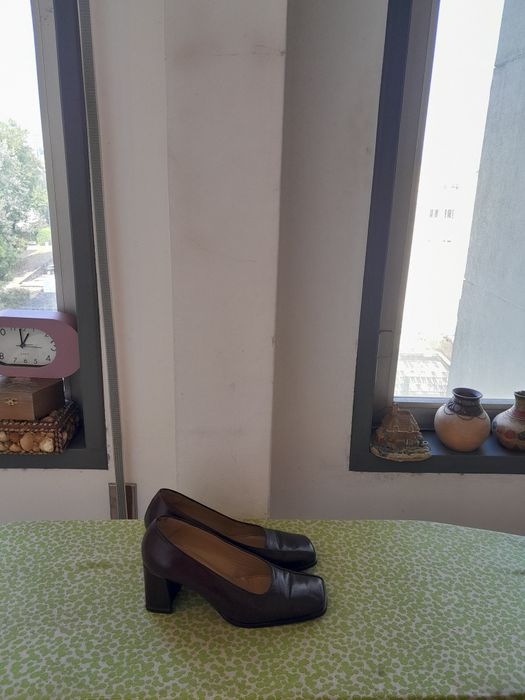 Vendo Sapatos de Senhora muito bonitos como novos