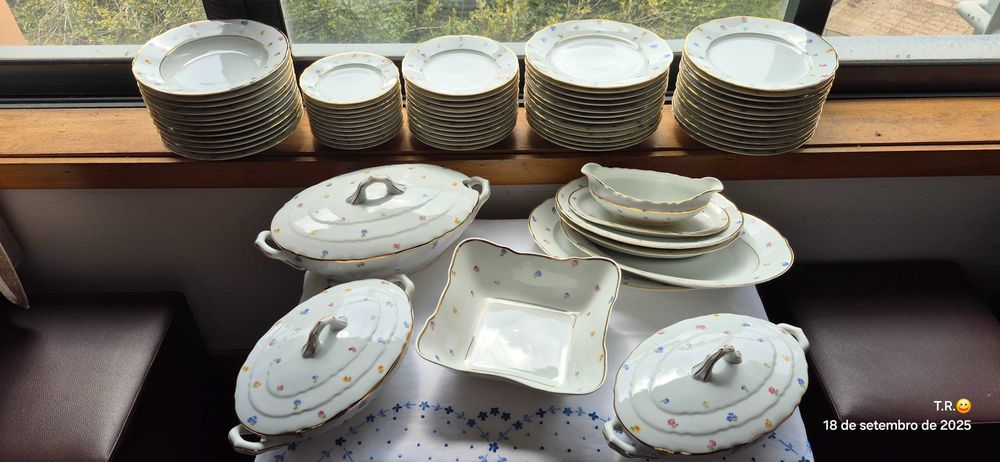 Serviço de jantar Vintage  S.P. Coimbra
