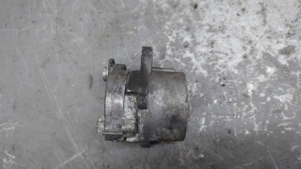 Mercedes W220 W638 W204 W211 W163 2.2 D 2.7 D 3.2 D  Napinacz Paska