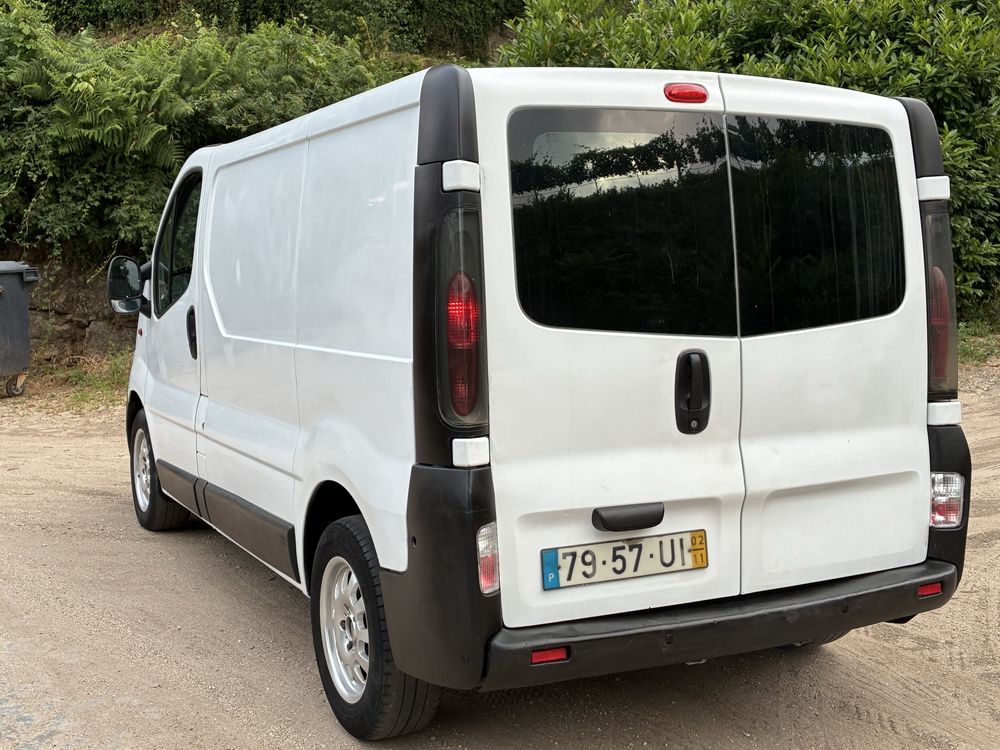 Opel vivaro 1.9dti 2.7t