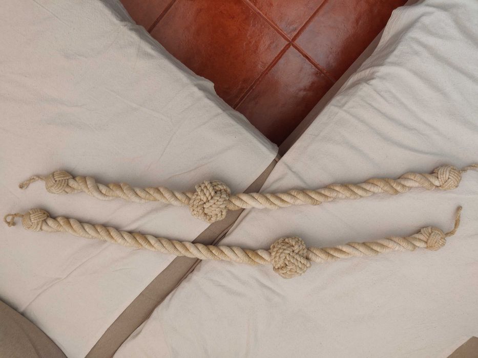 Conjunto de 2 reposteiros em bege