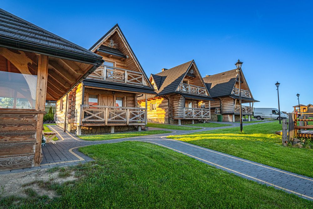 Domki z jacuzzi sauna i kominkiem w górach noclegi