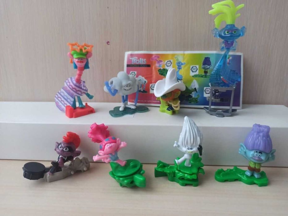 Lote Nº4 Kinder Bonecos