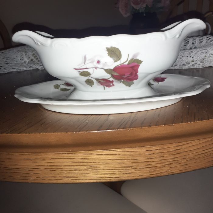 Sosjerka z czasów PRLu Porcelana Walbrzych