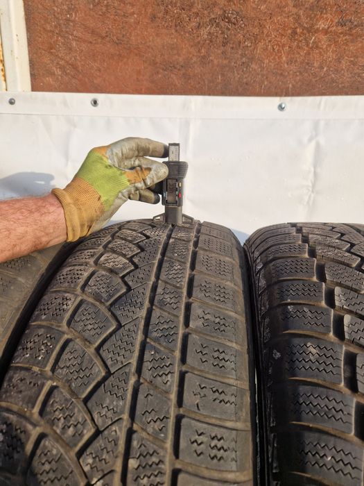 Шини зима CONTINENTAL 235/60 R18