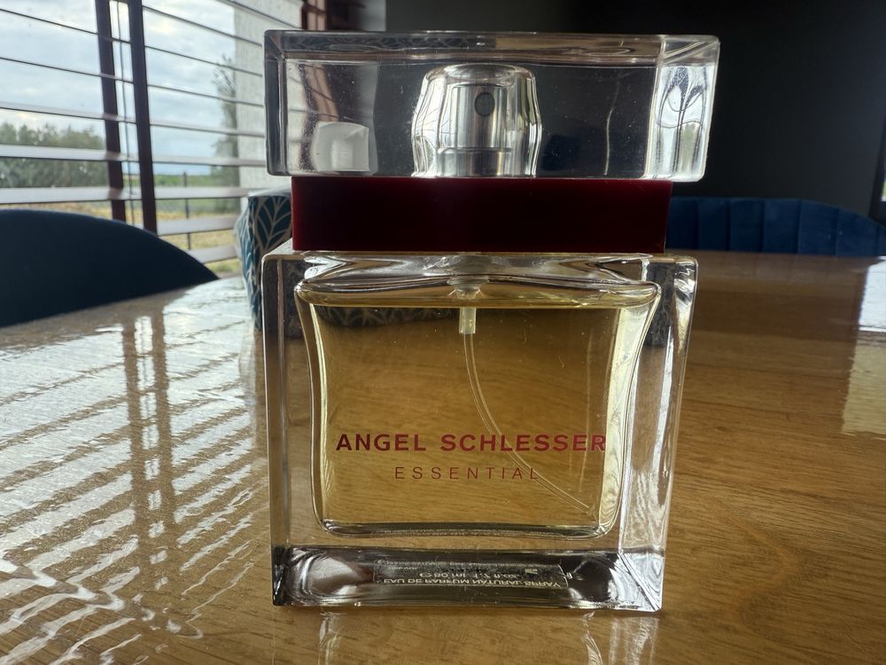 Perfum Angel Schlesser Essential