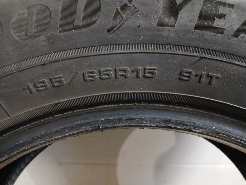 Продам резину 195 .65. R15 91t