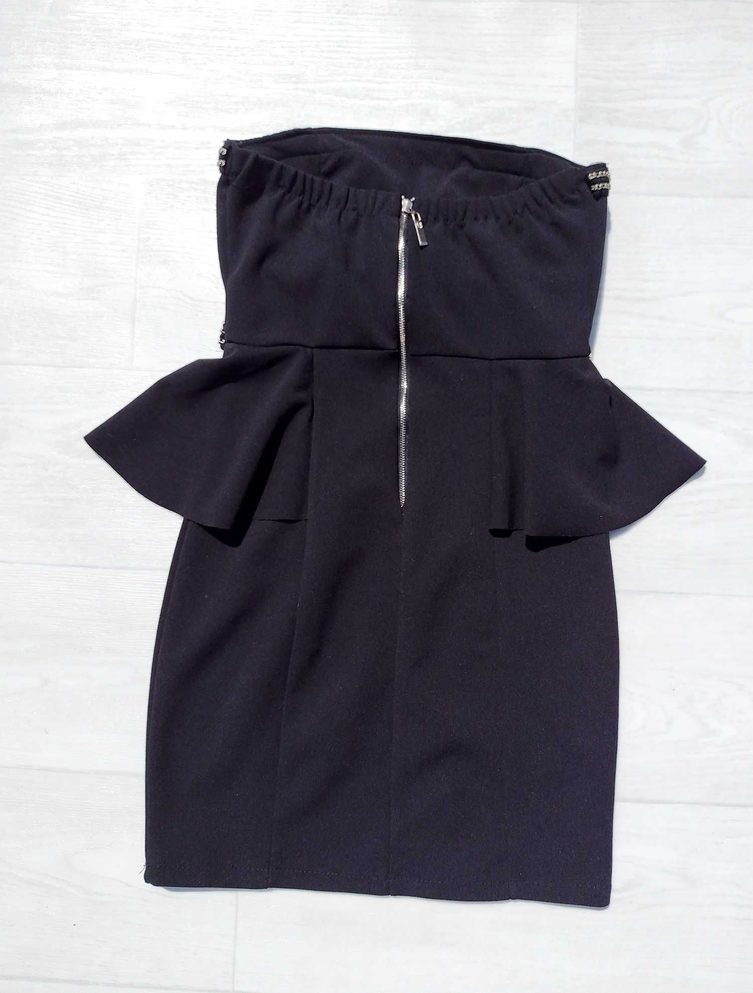 Элегантное чёрное платье с баской Divine Италия S