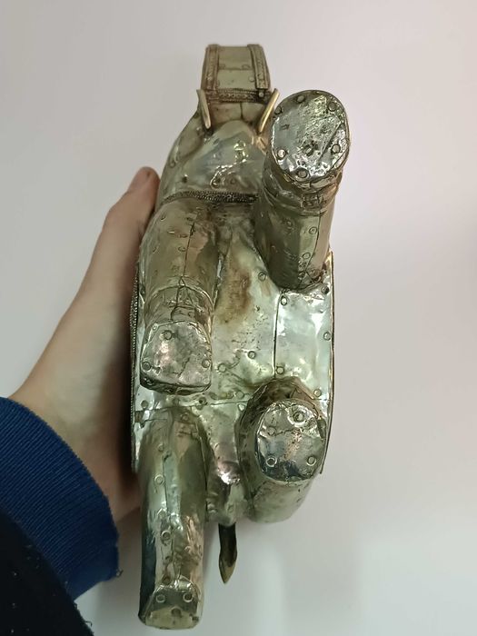 Bonita estatueta de elefante plaqueado a metal