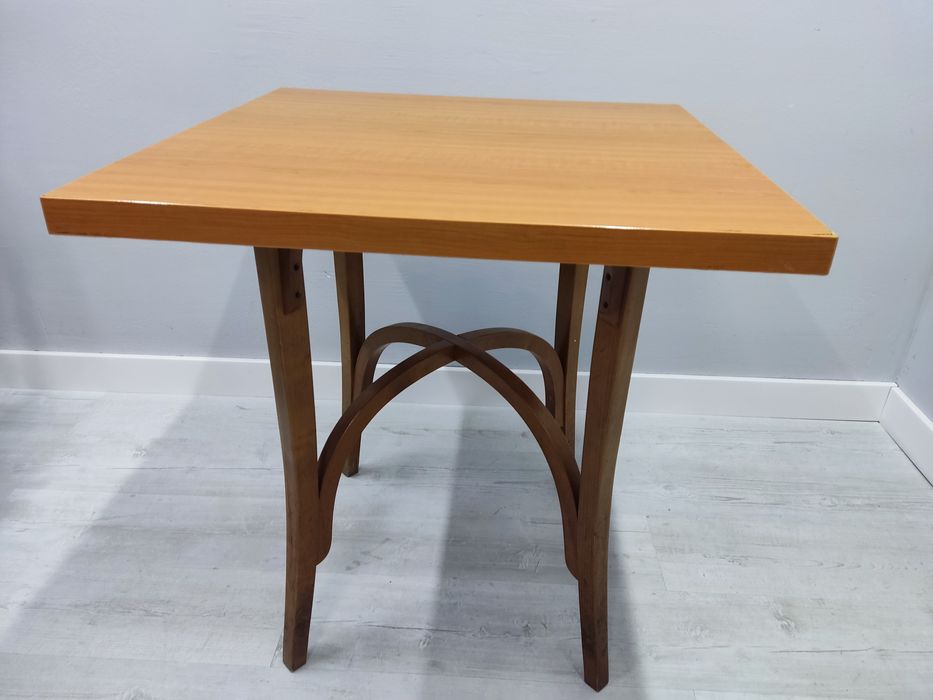 Stół stolik Fameg 70/70  10 szt.