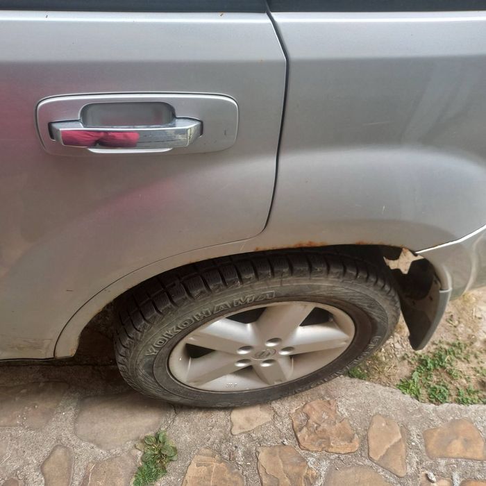 Nissan x-trail 2.2D повний привід