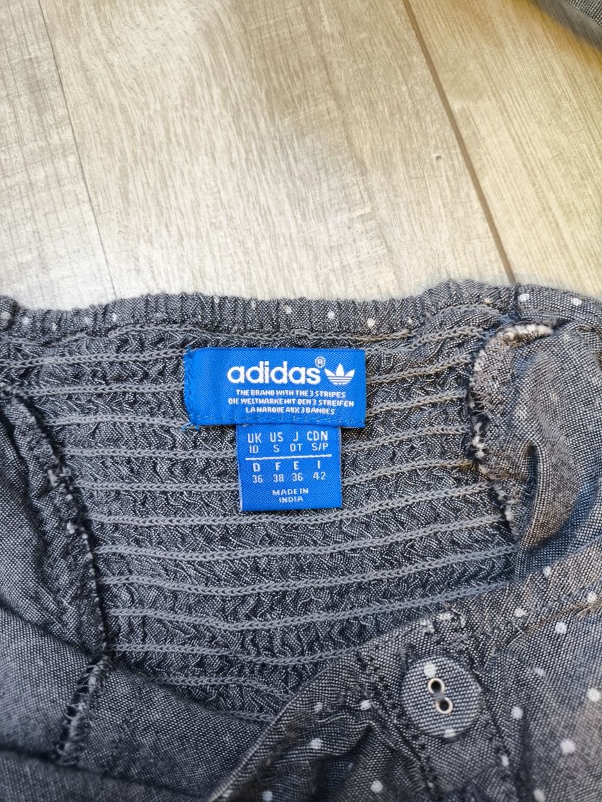 śliczna rozkloszowana sukienka vintage adidas krótka