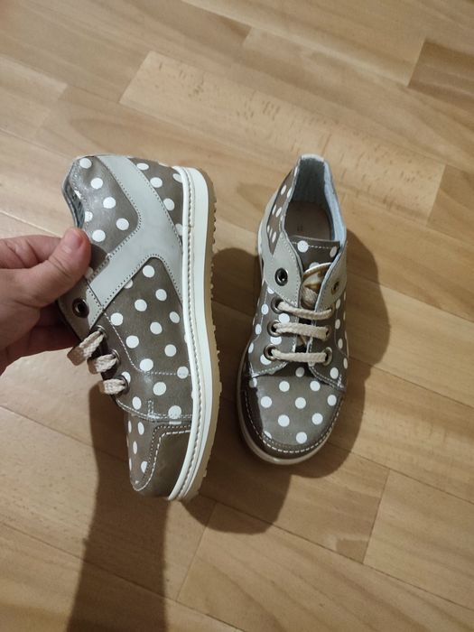 Продам ботинки весна -осень для девочки р 31