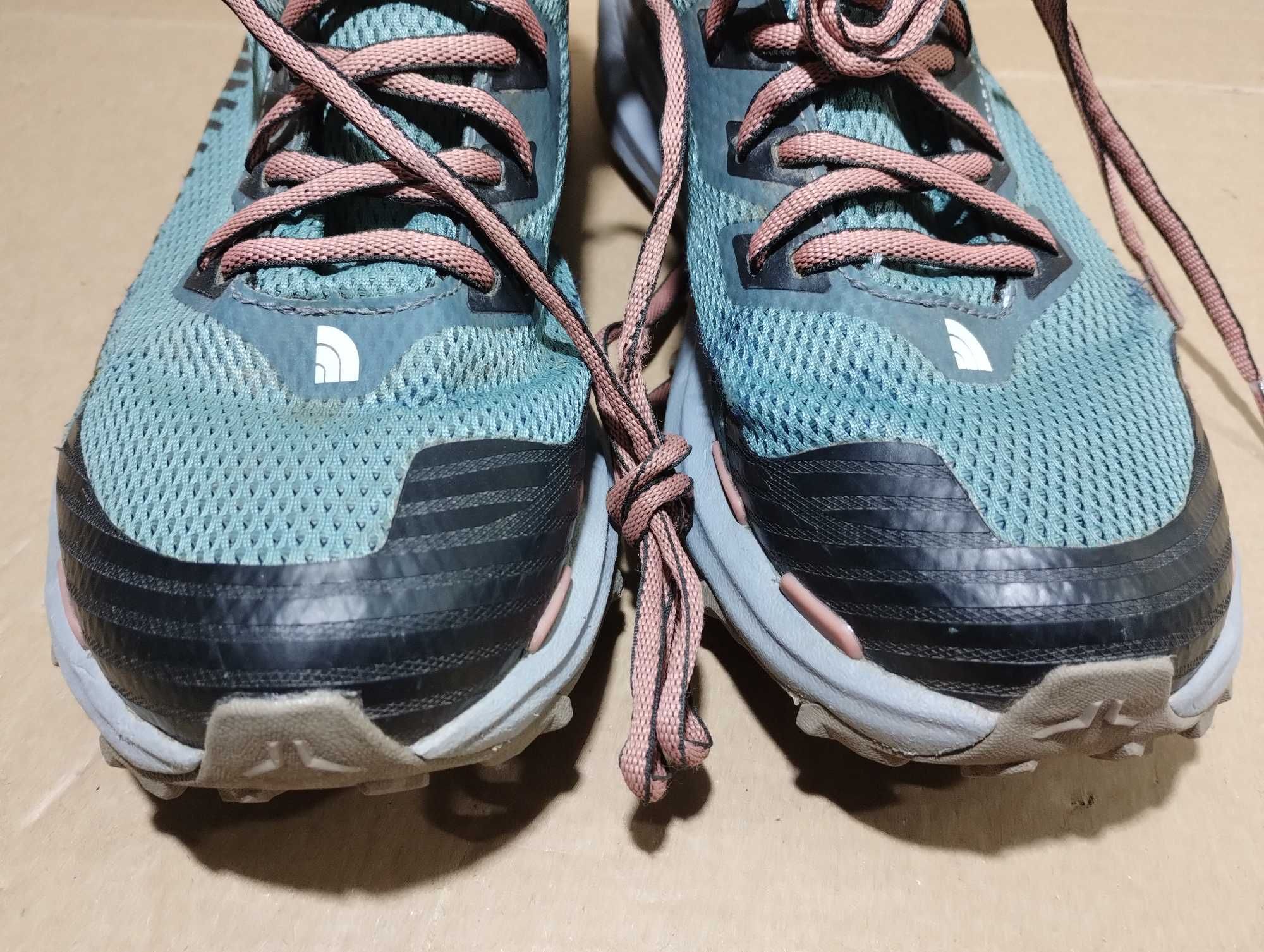 Buty sportowe The north face 40