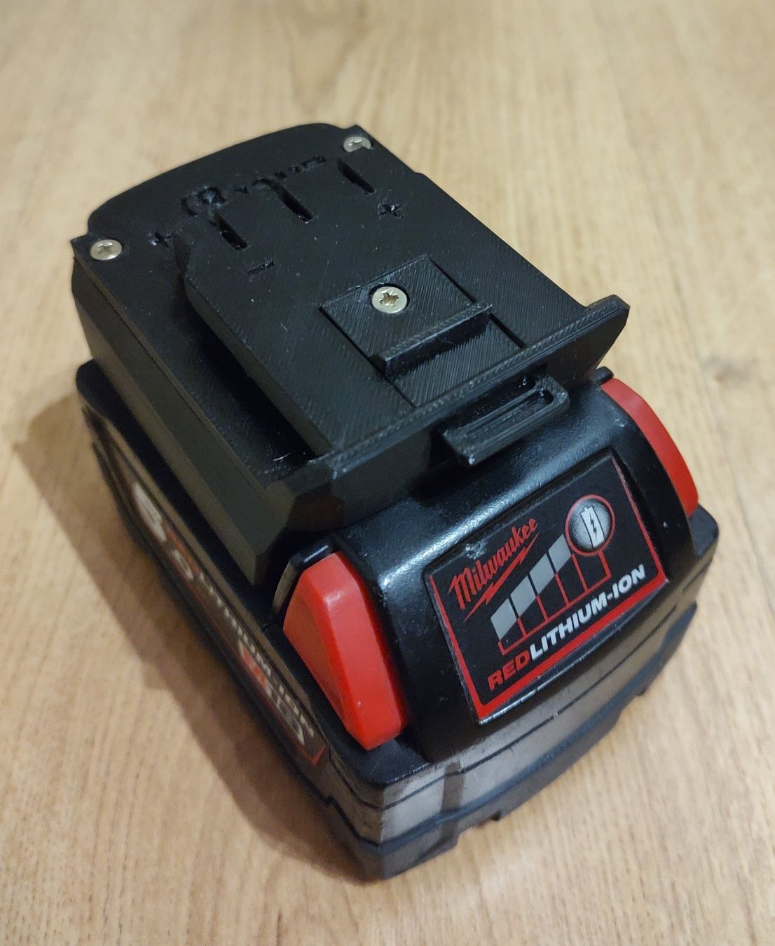 Adapter Graphite Energy+ na baterie Milwaukee M18