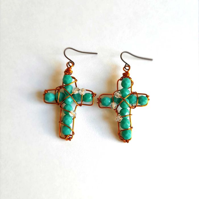 Brincos cruz grande pendente com cristais