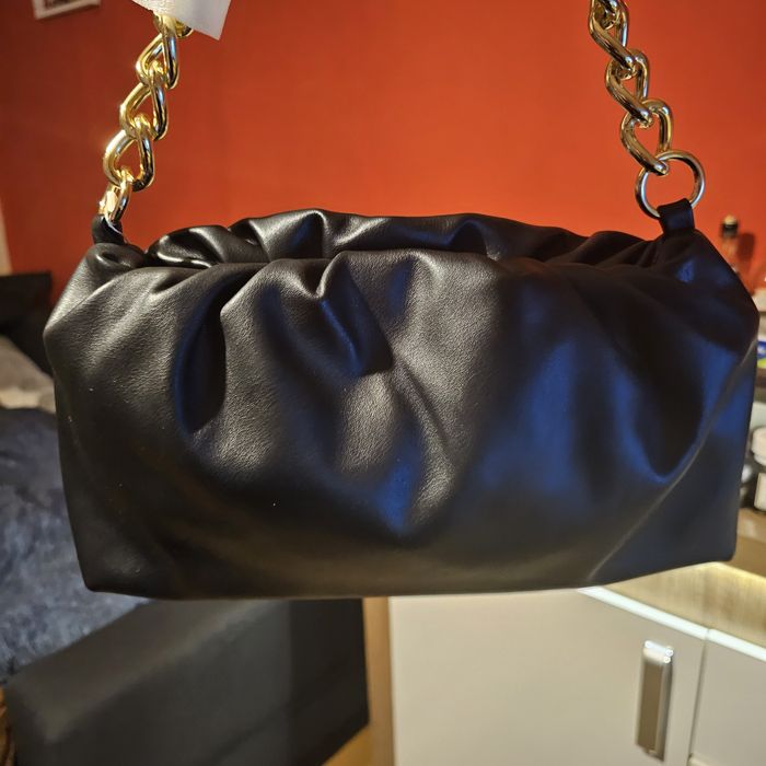 Śliczna czarna torebka