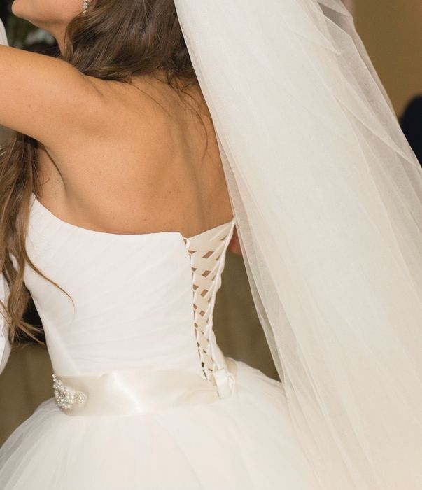 Весільна сукня