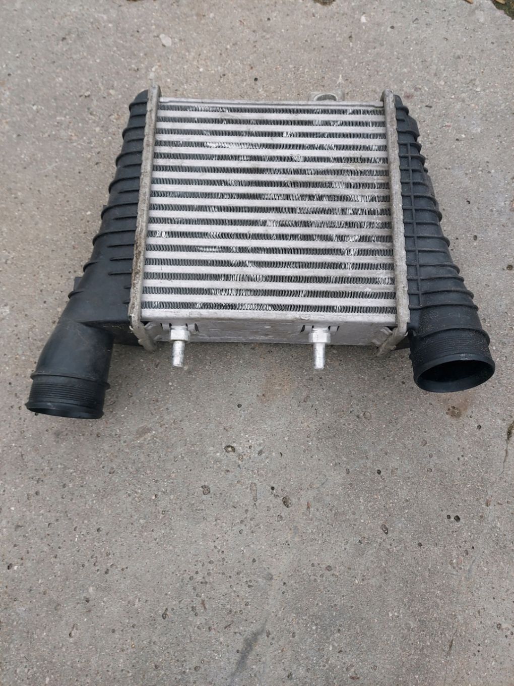 INTERCOOLER CHŁODNICA PRAWA AUDI A8 D4 4H 4.2 TDI 4H0145806H