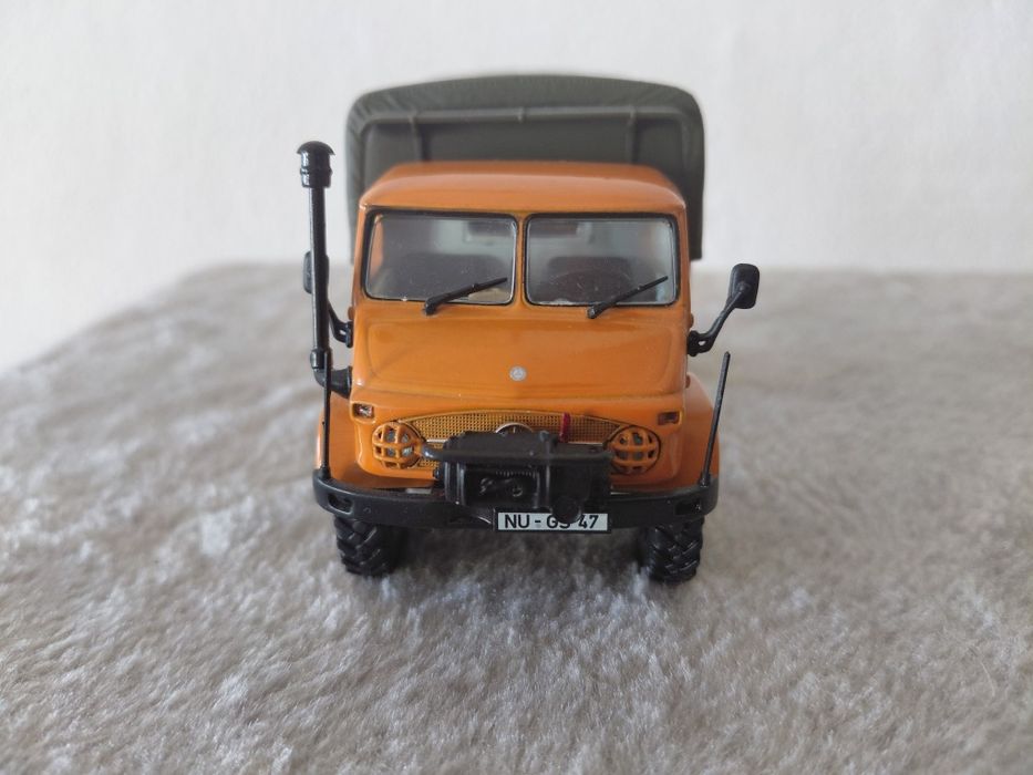 Mercedes-Benz Unimog 404 - 1/43 Minichamps
