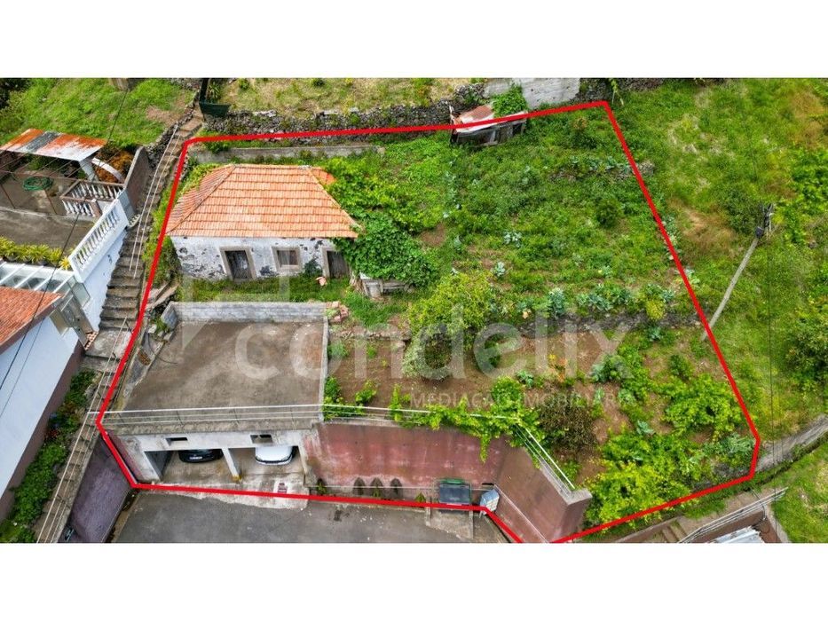 Moradia T2 com terreno em Machico